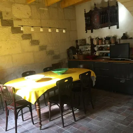 La Maison De Marie بيت للعطل *